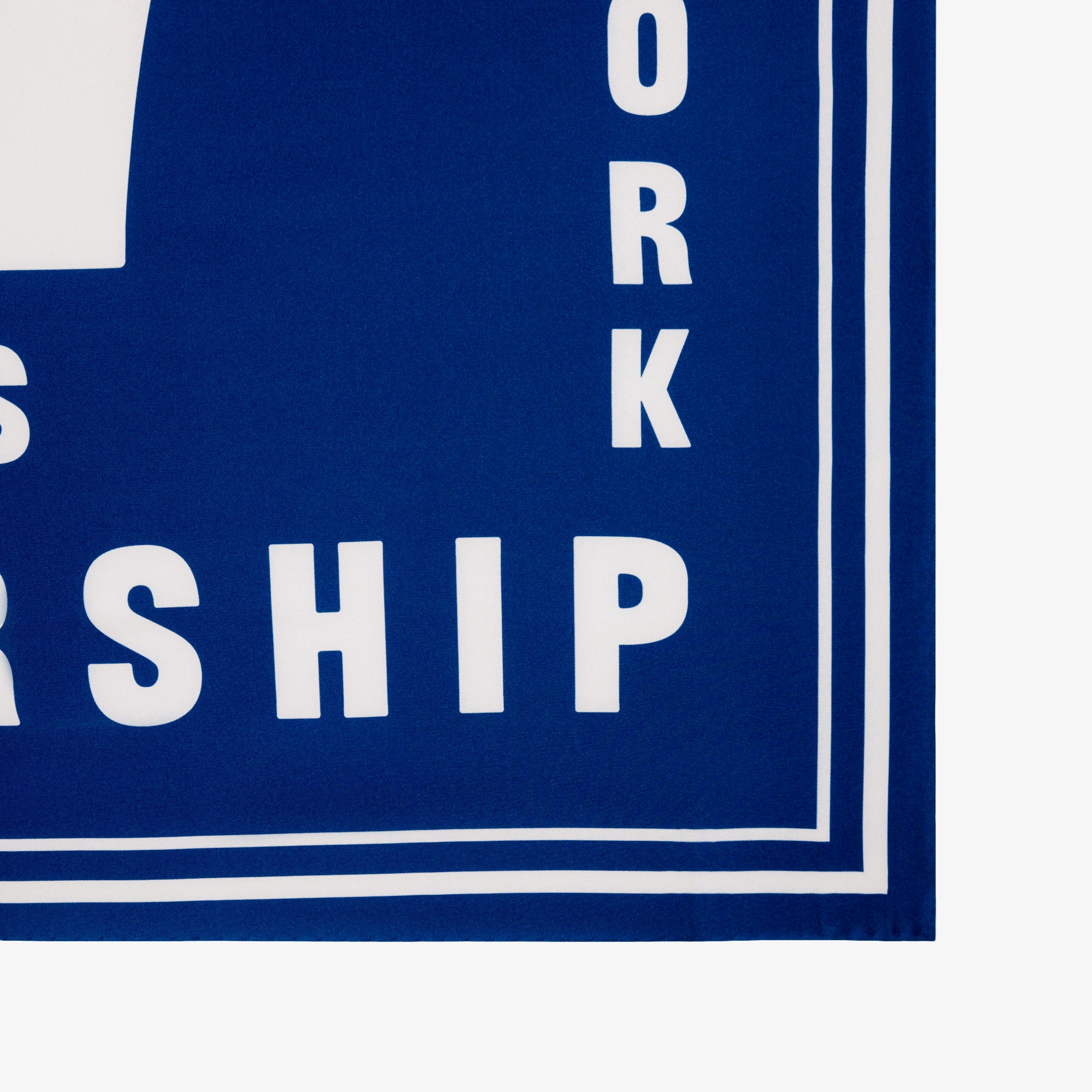 『SS26 Fashion Show』 テニスグラフィックシルクスカーフ