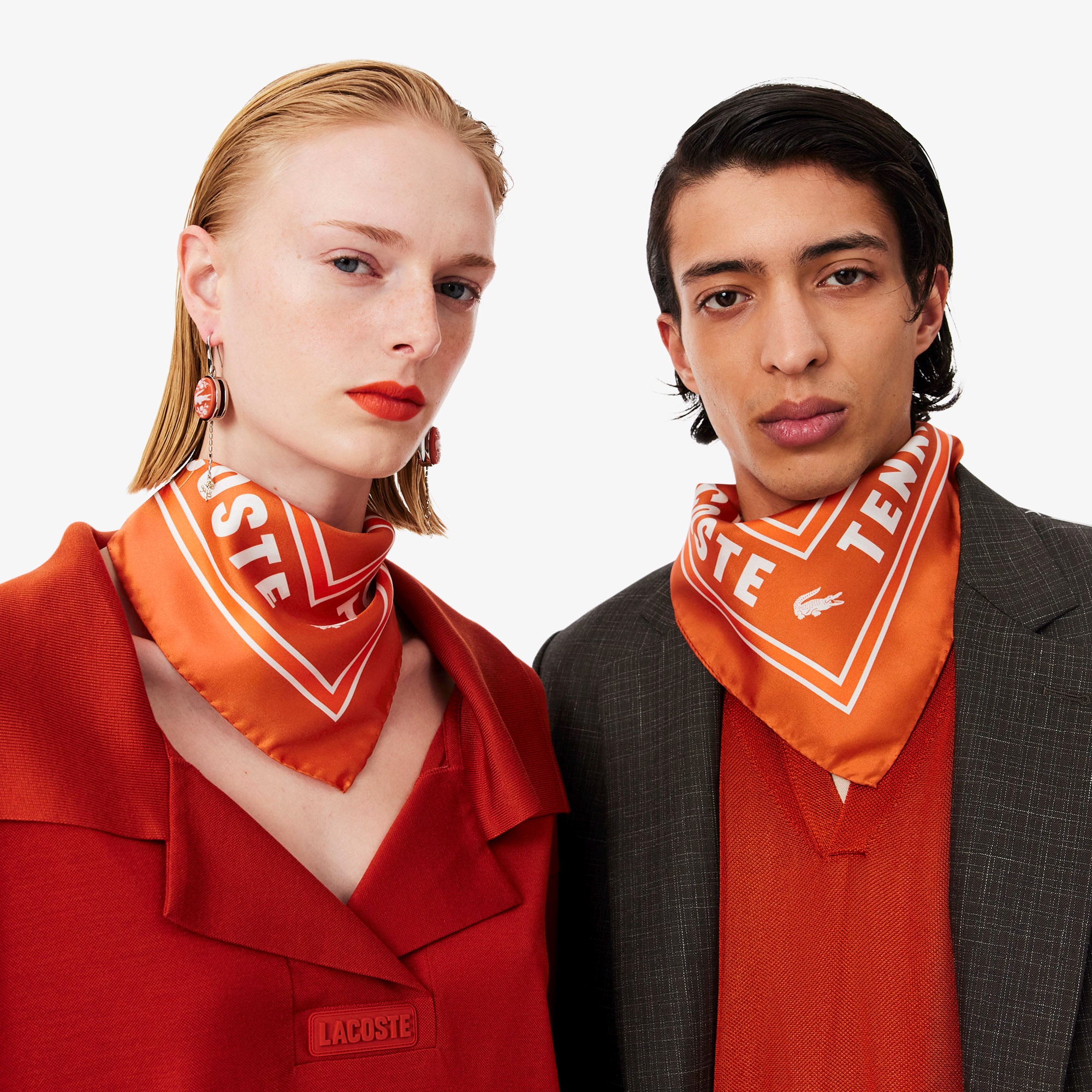 『SS26 Fashion Show』 テニスグラフィックシルクスカーフ