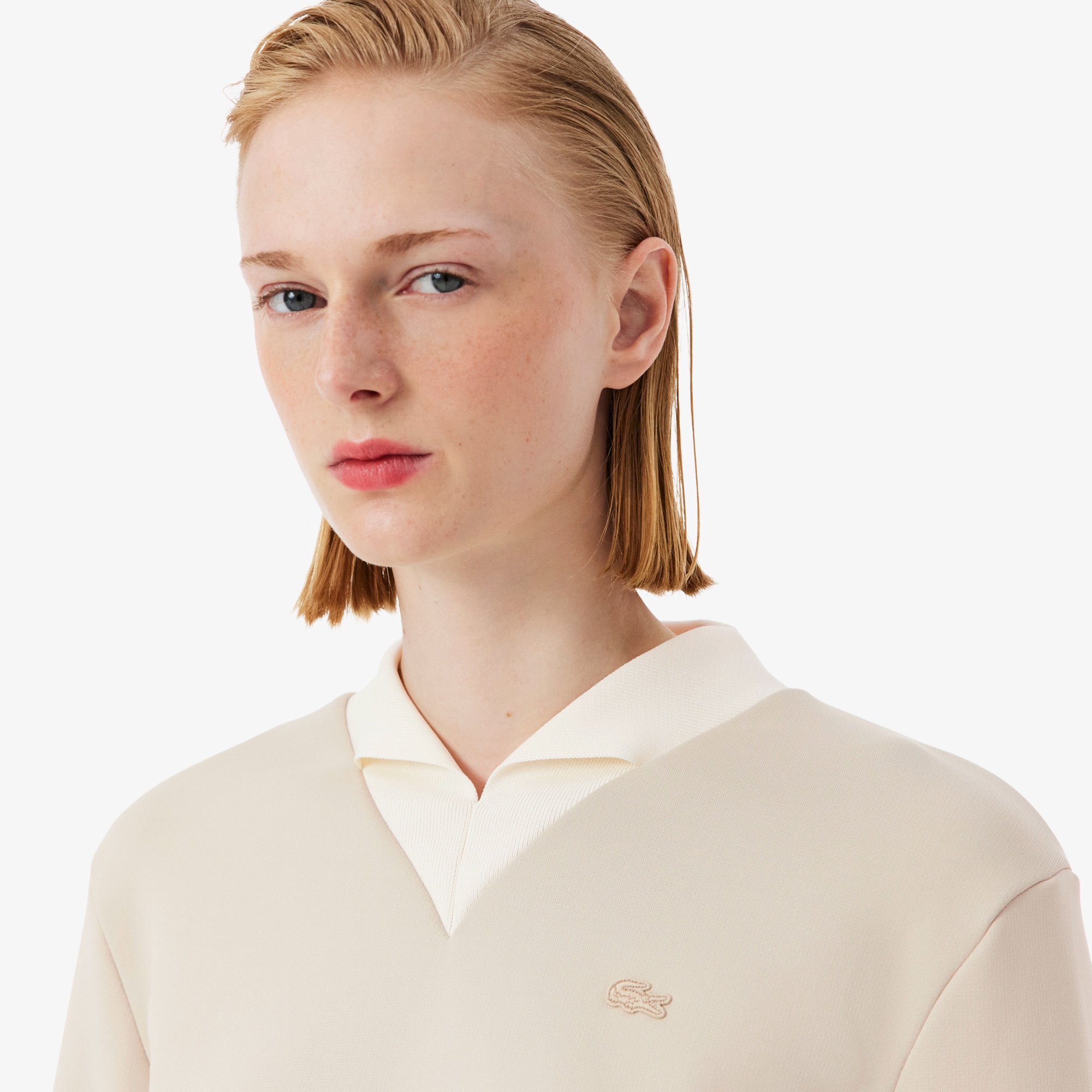 『SS26 Fashion Show』 サテンニットVネックスウェット