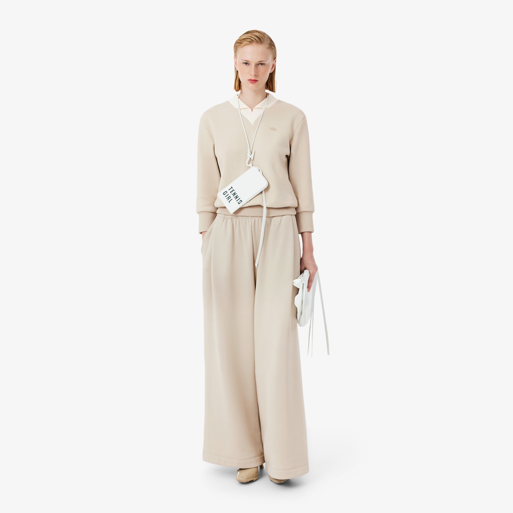 『SS26 Fashion Show』 サテンニットVネックスウェット