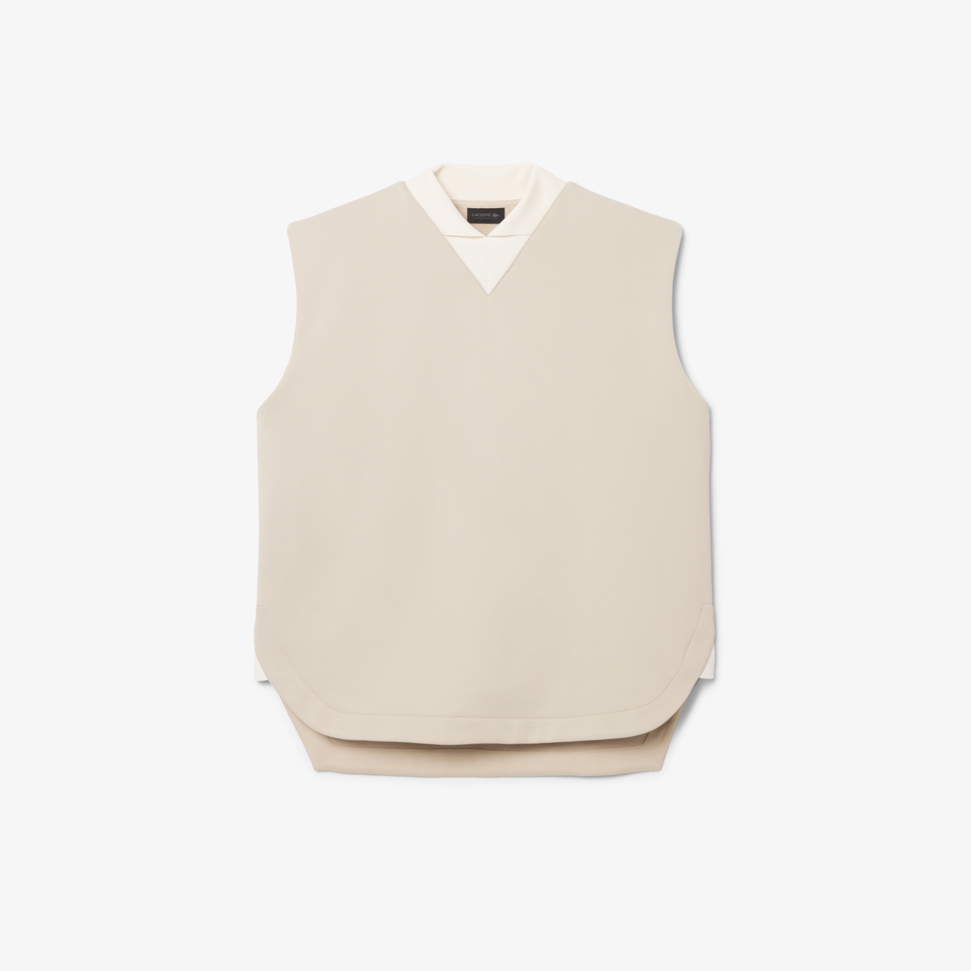 『SS26 Fashion Show』 サテンニットVネックスリーブレススウェット