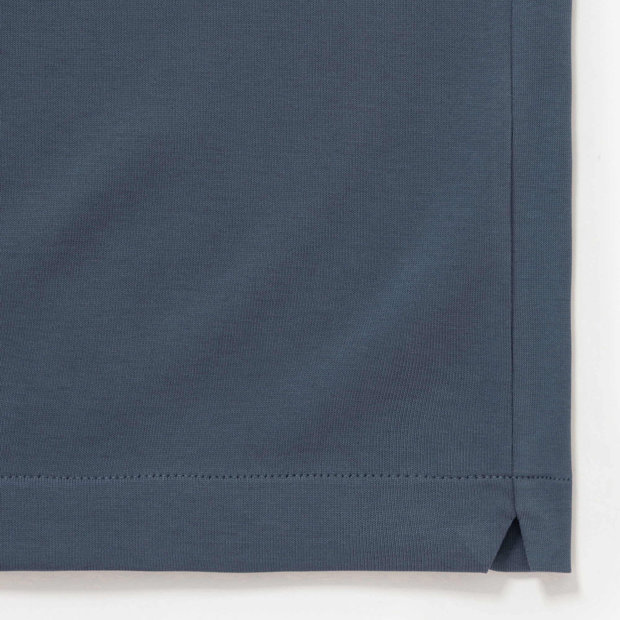 ワンポイントロゴクルーネックTシャツ