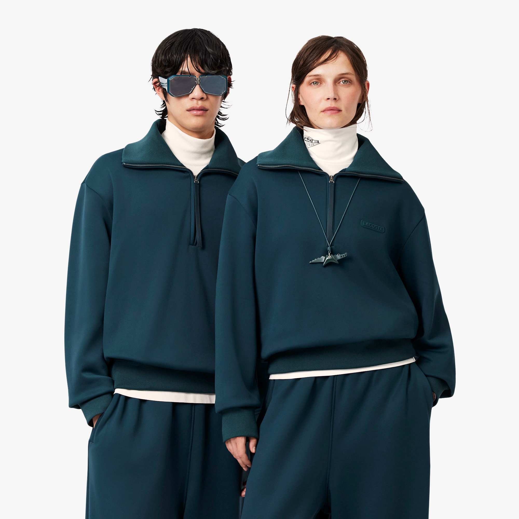 『FW26 Fashion Show』 サテンハーフジップスウェット