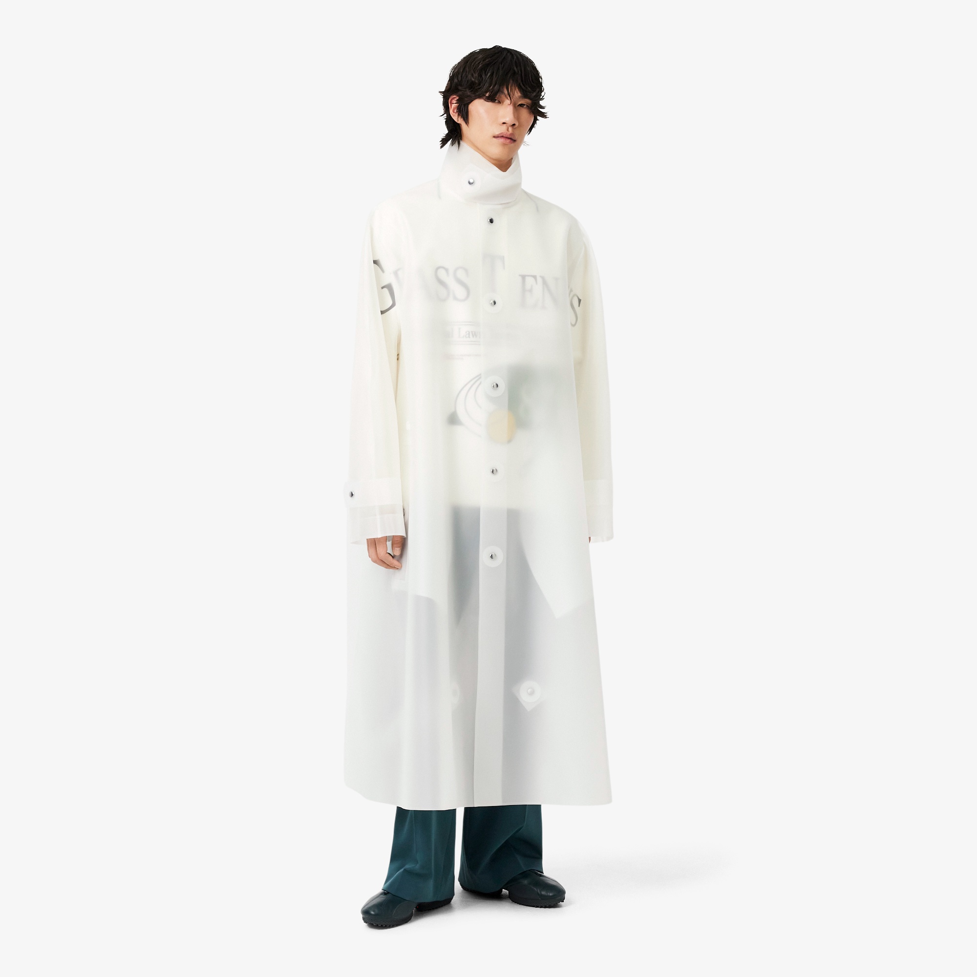 『FW26 Fashion Show』 クリアトレンチコート
