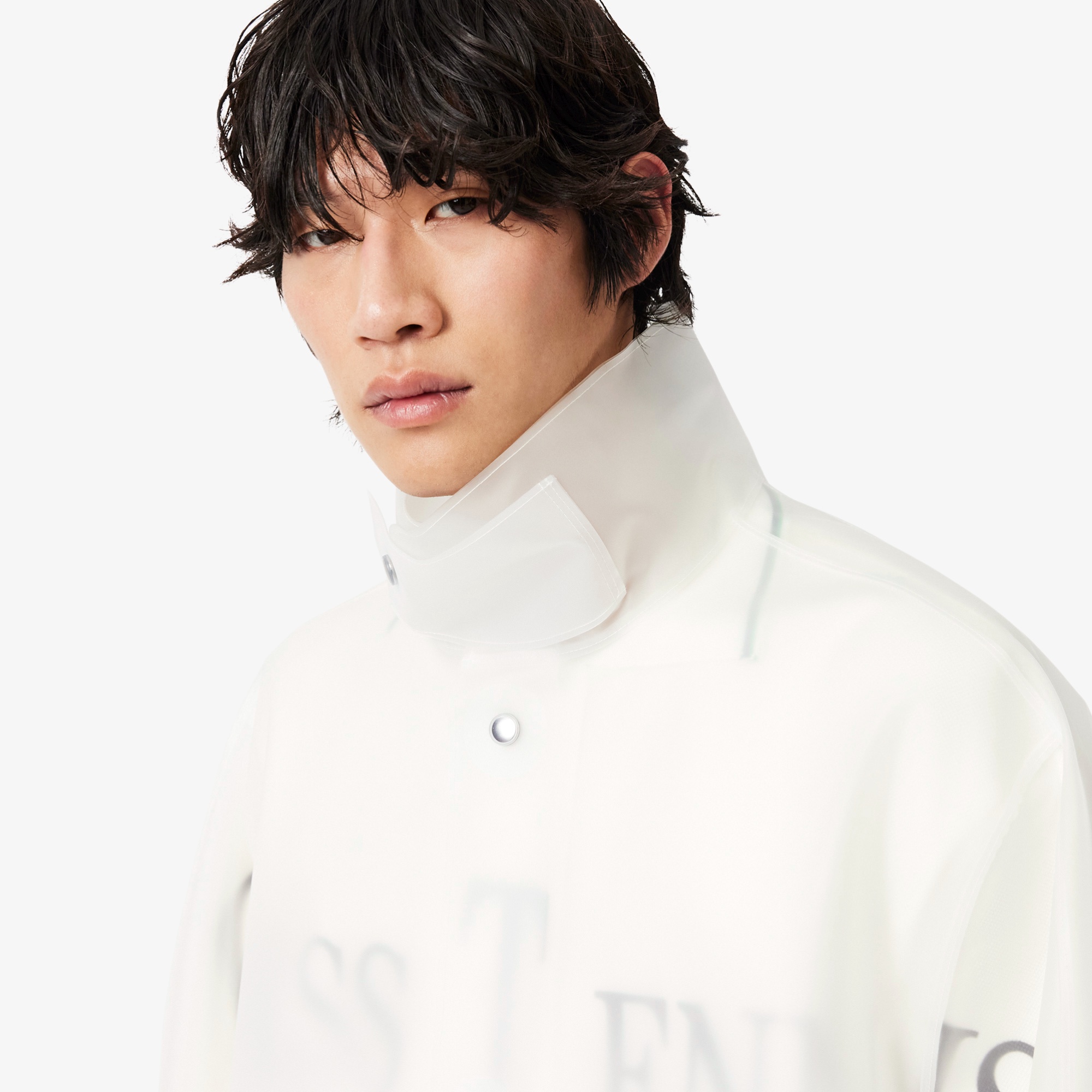 『FW26 Fashion Show』 クリアトレンチコート