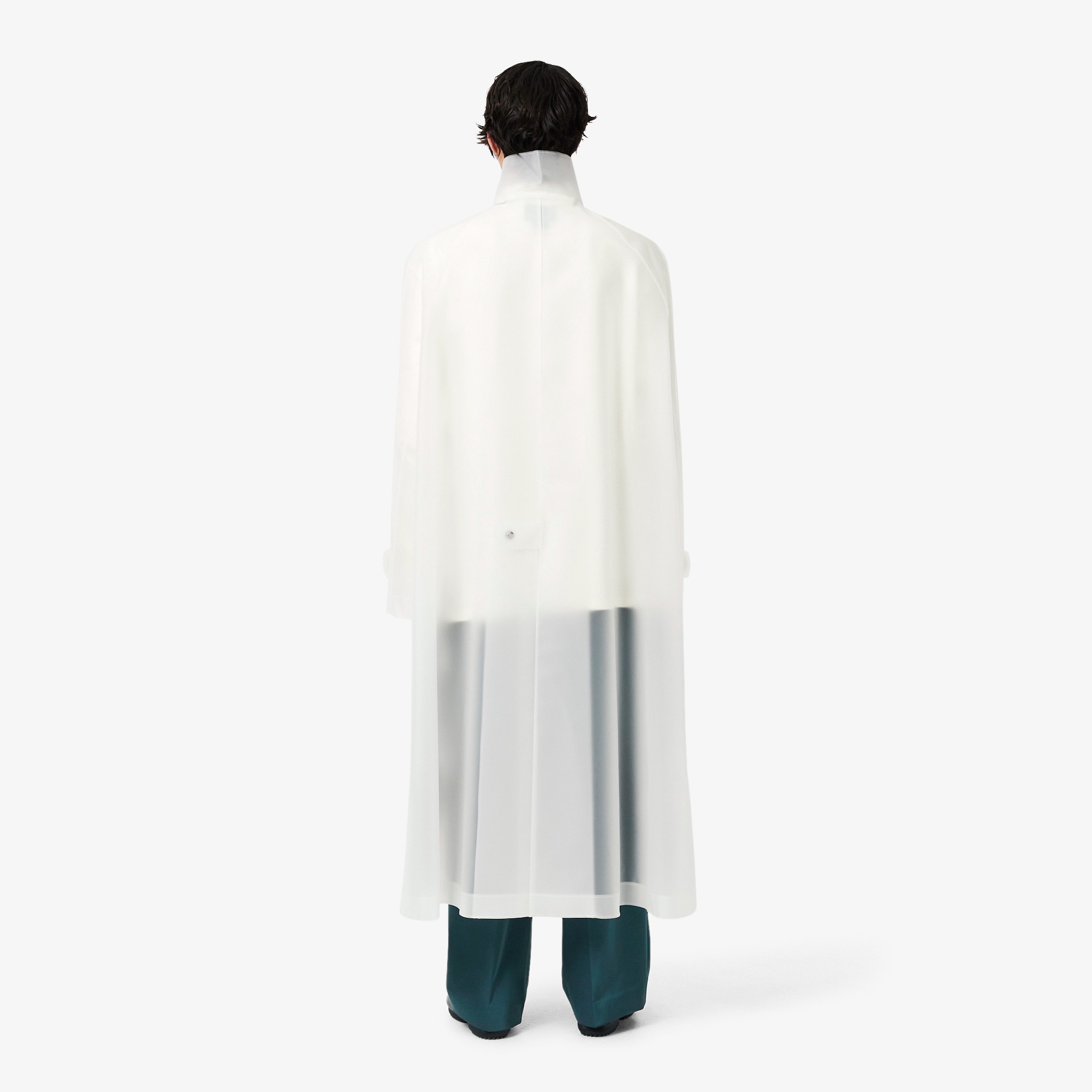 『FW26 Fashion Show』 クリアトレンチコート