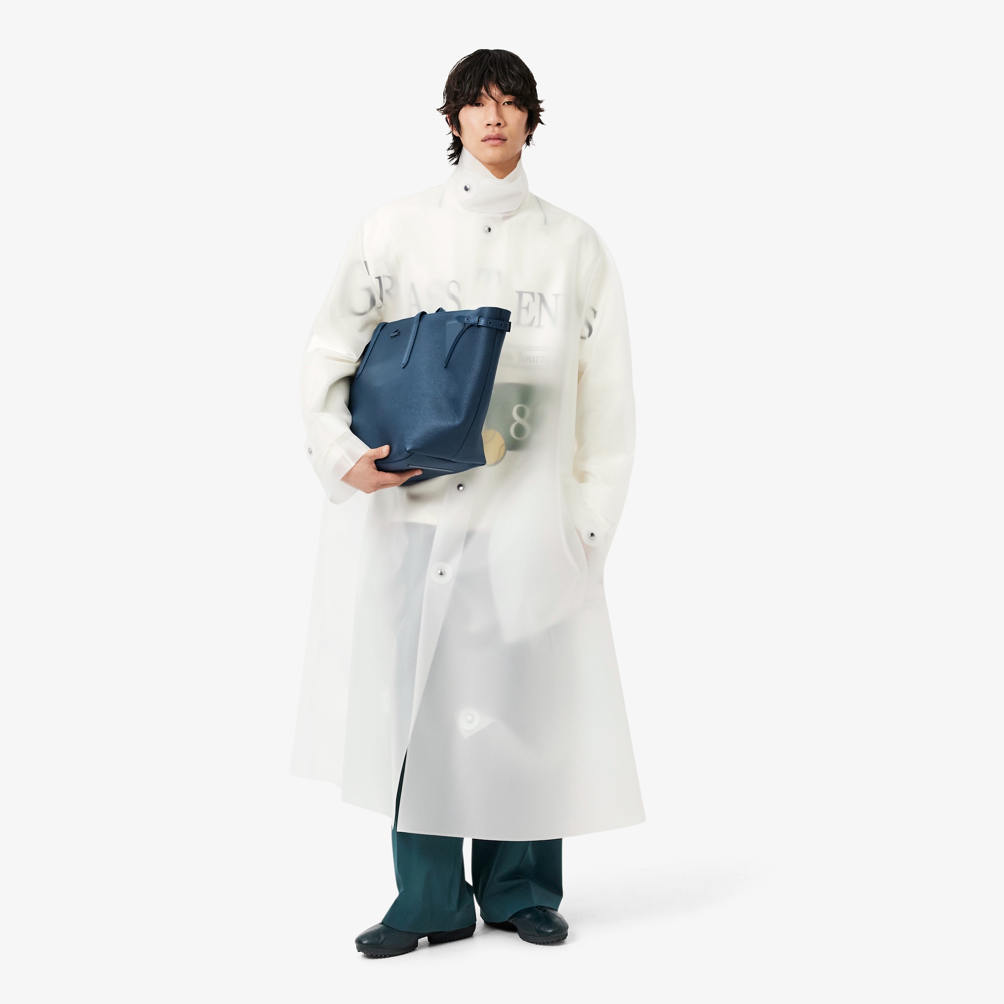 『FW26 Fashion Show』 クリアトレンチコート