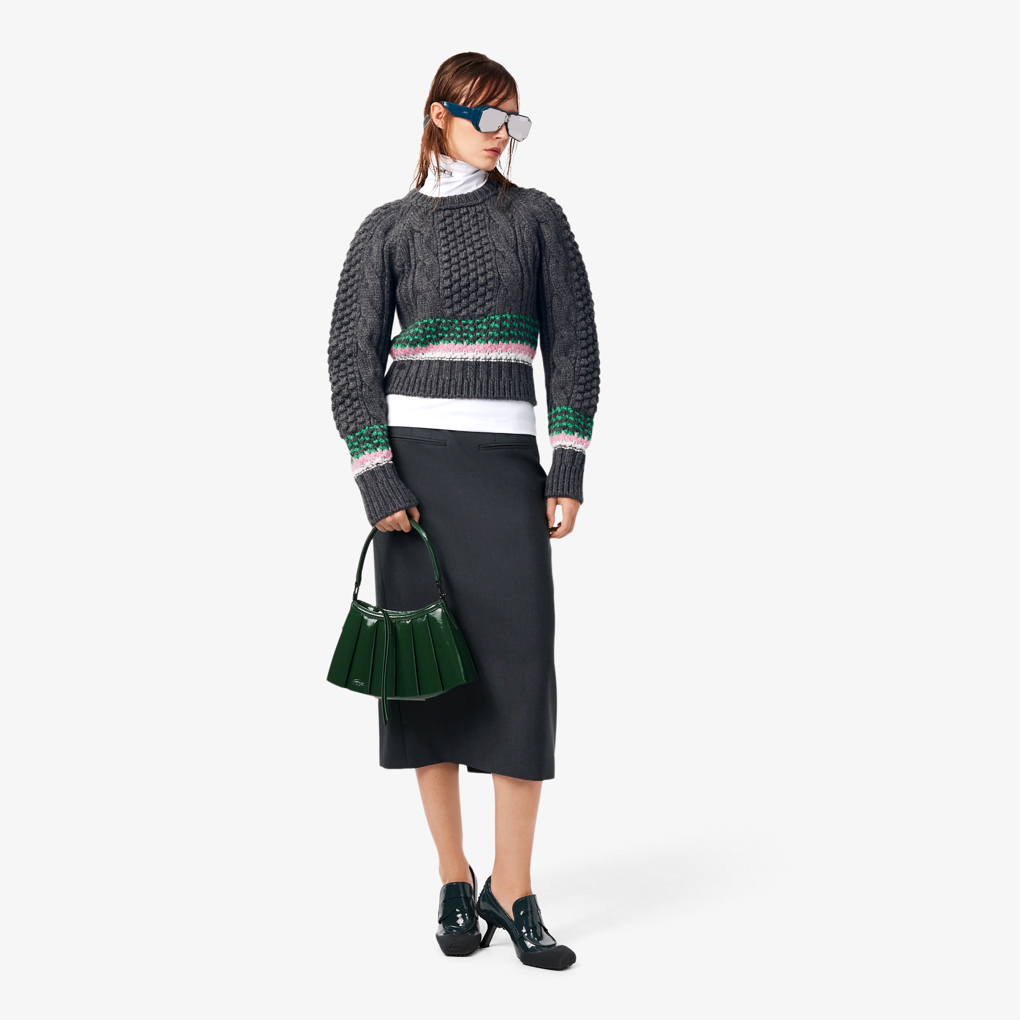 『FW26 Fashion Show』 ランラン スモールパテントレザーバッグ