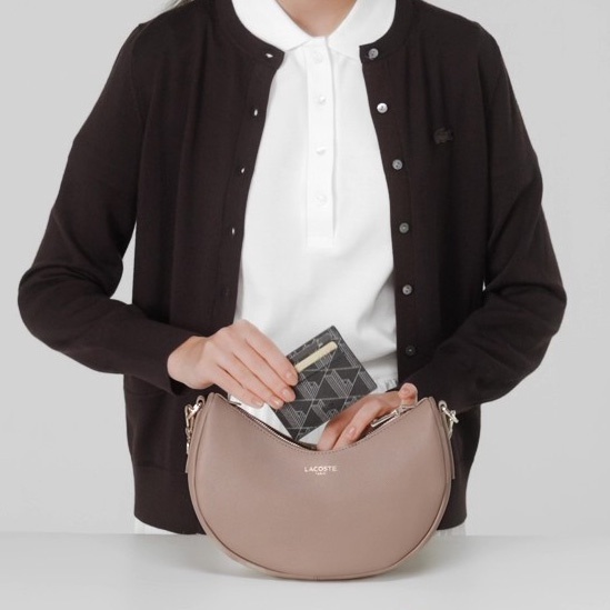 シャンゼリゼ レザーハーフムーンショルダーバッグ