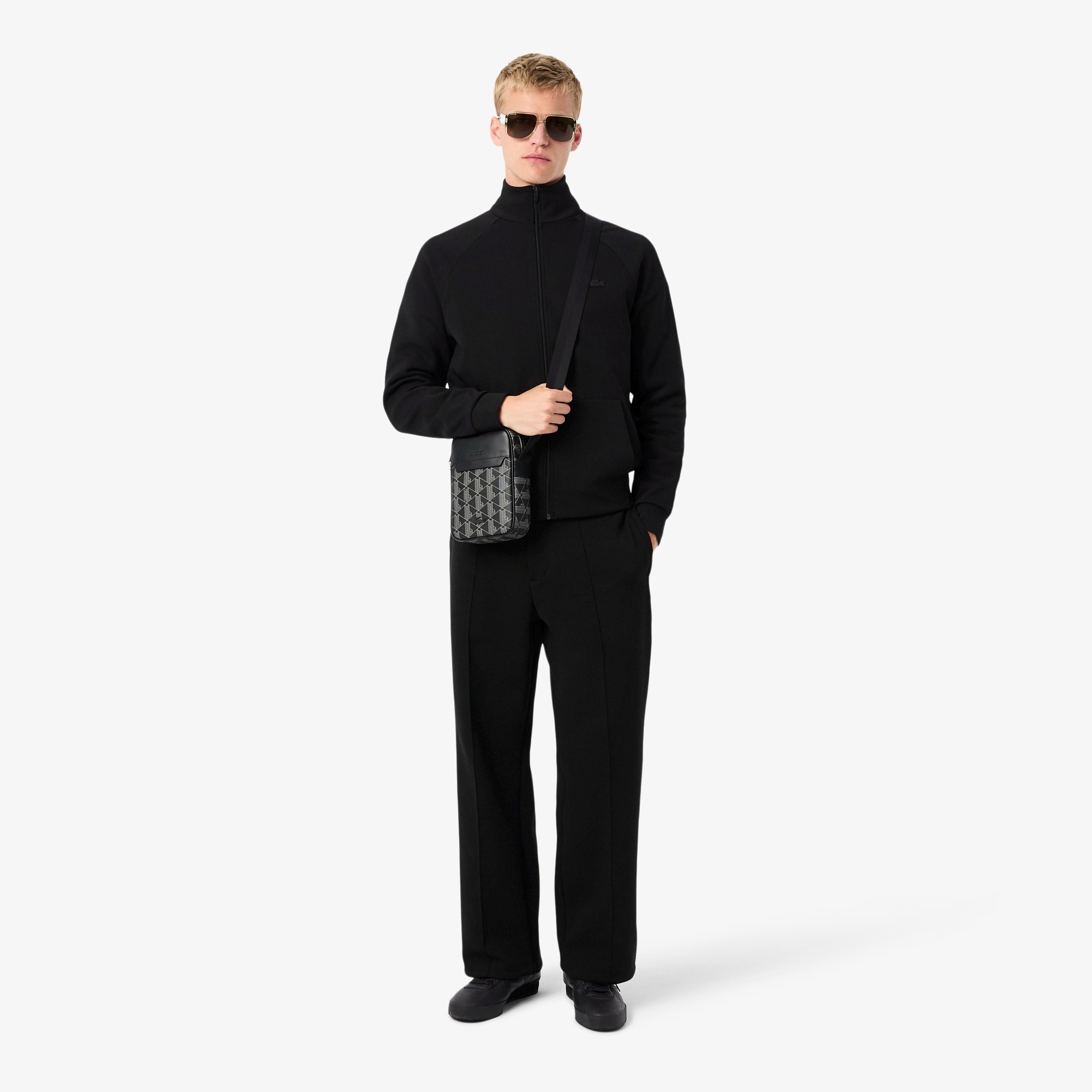 LACOSTE ラコステ　ショルダーバッグ ザ ブレンド モノグラムバーティカルショルダーバッグ NH4410LX